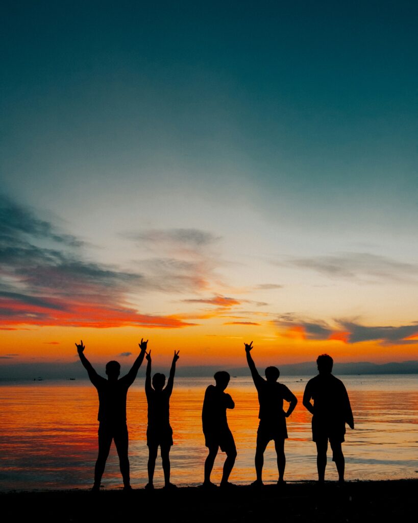 Un groupe de jeunes en expatriation
