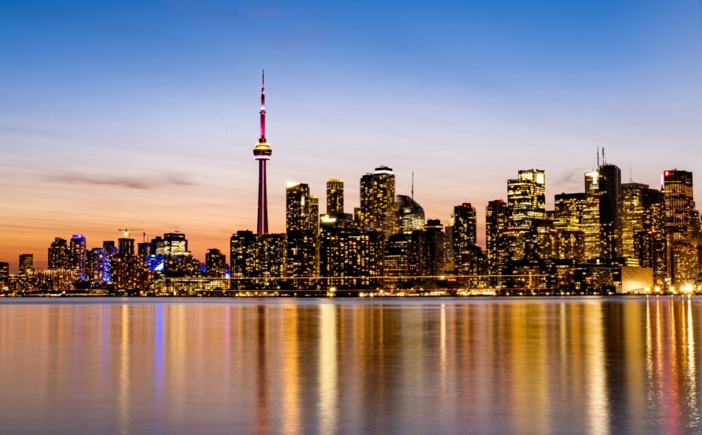 Assurance EIC Canada : l&rsquo;essentiel pour partir en PVT, Jeunes Pro ou Stage coop